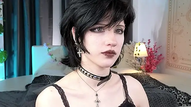 dark vamp  online show from March 3, 2:59 pm