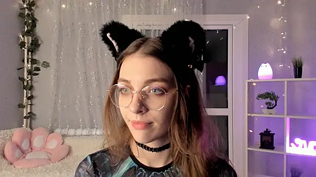 Snapshot of AraCopple chatting on December 9, 11:24 pm AraCopple online show from December 9, 11:24 pm