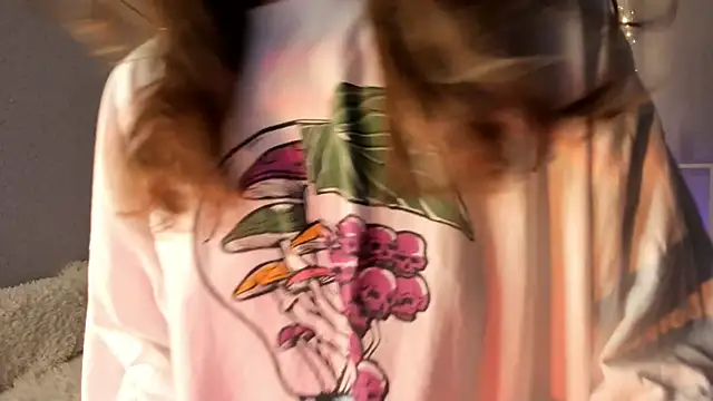 Snapshot of AraCopple chatting on December 12, 2:59 am AraCopple online show from December 12, 2:59 am