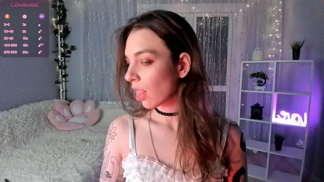 Snapshot of AraCopple chatting on December 16, 1:42 am AraCopple online show from December 16, 1:42 am