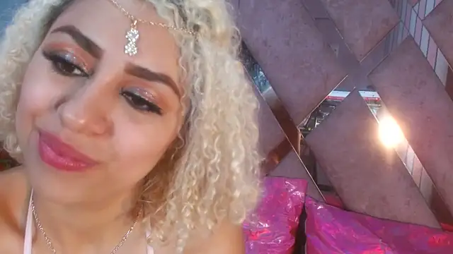 Lucy White   online show from March 7, 9:17 pm