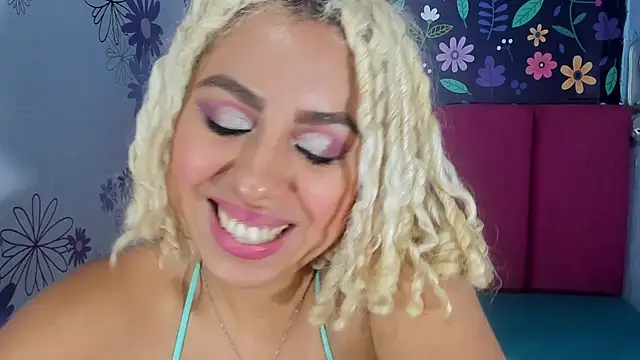 Lucy White   online show from October 15, 8:42 pm