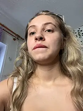 Snapshot of Kitty_Katrine chatting on January 14, 10:48 am Kitty Katrine online show from January 14, 10:48 am