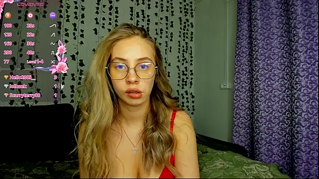 Snapshot of Kitty_Katrine chatting on February 14, 6:29 pm Kitty Katrine online show from February 14, 6:29 pm