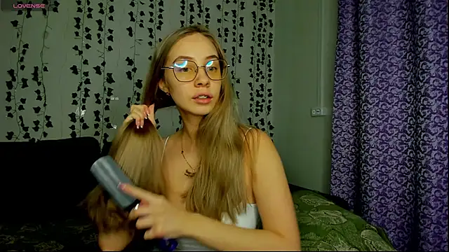 Snapshot of Kitty_Katrine chatting on February 15, 3:28 pm Kitty Katrine online show from February 15, 3:28 pm