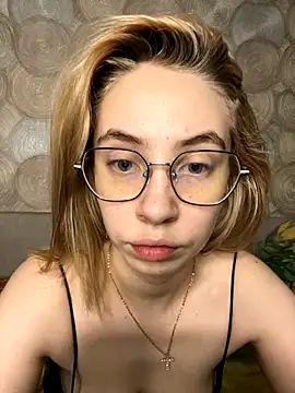 Snapshot of Kitty_Katrine chatting on October 31, 3:07 am Kitty Katrine online show from October 31, 3:07 am