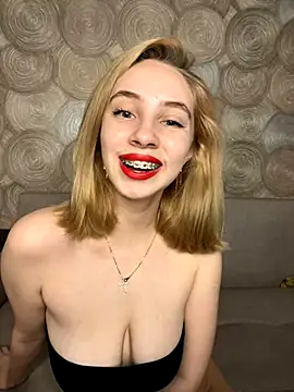 Snapshot of Kitty_Katrine chatting on November 4, 2:05 pm Kitty Katrine online show from November 4, 2:05 pm