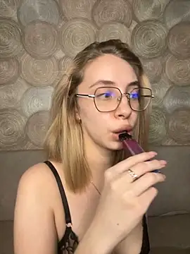 Snapshot of Kitty_Katrine chatting on December 13, 7:53 pm Kitty Katrine online show from December 13, 7:53 pm