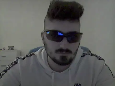 Snapshot of Hkl95555 chatting on December 19, 10:10 pm Hkl95555 online show from December 19, 10:10 pm