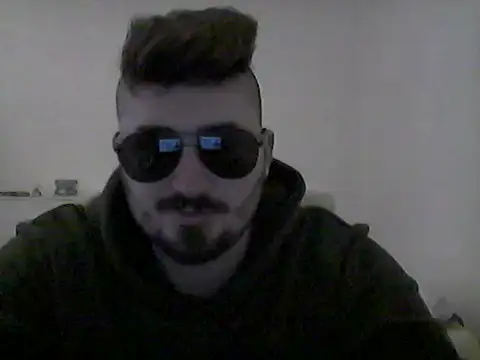 Snapshot of Hkl95555 chatting on December 26, 12:36 am Hkl95555 online show from December 26, 12:36 am