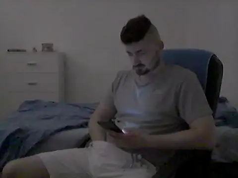 Snapshot of Hkl95555 chatting on September 30, 11:10 pm Hkl95555 online show from September 30, 11:10 pm