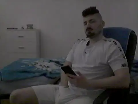 Snapshot of Hkl95555 chatting on October 1, 11:00 pm Hkl95555 online show from October 1, 11:00 pm