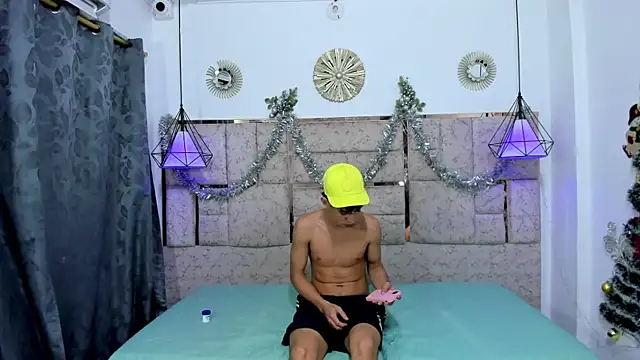 yez hot ggh online show from December 18, 12:43 am