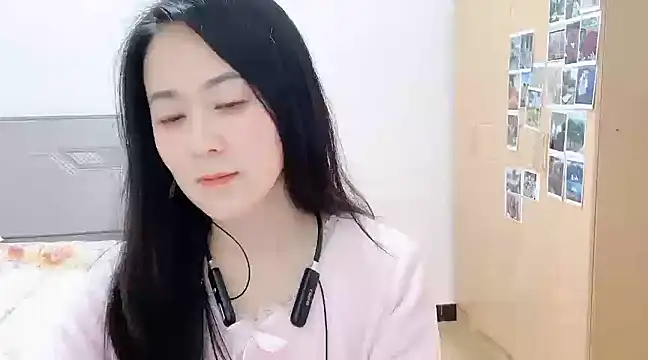 Snapshot of fanfan-FF chatting on February 17, 12:05 pm fanfan-FF online show from February 17, 12:05 pm