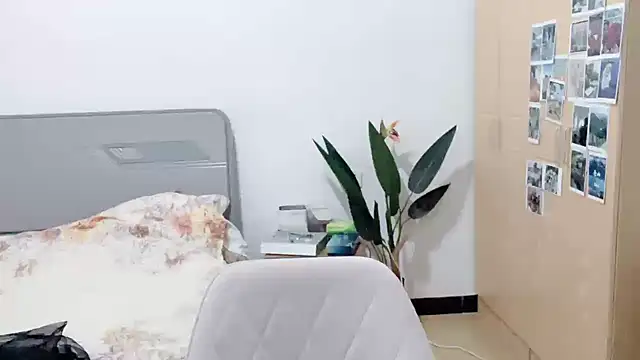 Snapshot of fanfan-FF chatting on March 20, 12:11 pm fanfan-FF online show from March 20, 12:11 pm