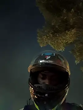 Snapshot of Whiskyboye chatting on September 28, 11:54 pm Whiskyboye online show from September 28, 11:54 pm