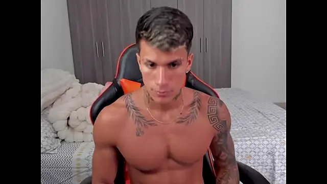 pettergrey1 online show from October 5, 7:34 pm