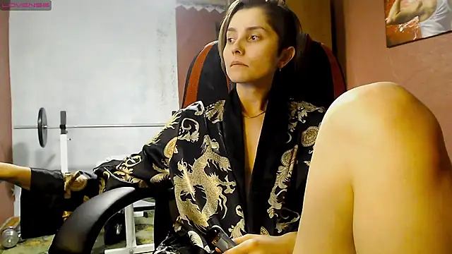 womanstrong78 online show from January 6, 4:02 pm