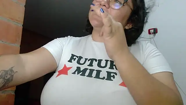 CinnamonCookiez online show from January 7, 7:10 am