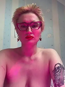 Snapshot of Charlotteeroseee chatting on February 9, 3:53 am Charlotteeroseee online show from February 9, 3:53 am