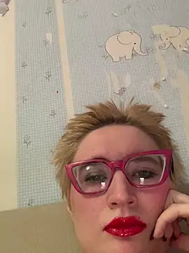 Snapshot of Charlotteeroseee chatting on February 9, 1:35 pm Charlotteeroseee online show from February 9, 1:35 pm