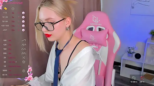 Carol  Cox online show from February 22, 2:39 am