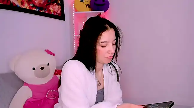 Manuelaa mejiia online show from December 17, 4:21 pm