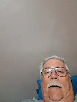 Snapshot of NawtyB1965 chatting on October 7, 3:36 am NawtyB1965 online show from October 7, 3:36 am