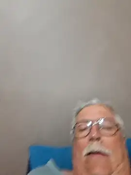 Snapshot of NawtyB1965 chatting on October 21, 3:18 am NawtyB1965 online show from October 21, 3:18 am