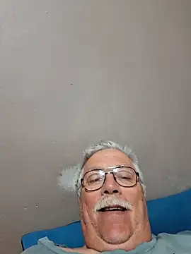 Snapshot of NawtyB1965 chatting on October 22, 3:18 am NawtyB1965 online show from October 22, 3:18 am