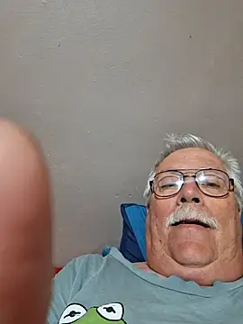 Snapshot of NawtyB1965 chatting on October 24, 3:14 am NawtyB1965 online show from October 24, 3:14 am