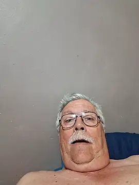 Snapshot of NawtyB1965 chatting on October 25, 3:47 am NawtyB1965 online show from October 25, 3:47 am