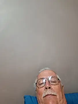 Snapshot of NawtyB1965 chatting on November 23, 4:01 am NawtyB1965 online show from November 23, 4:01 am