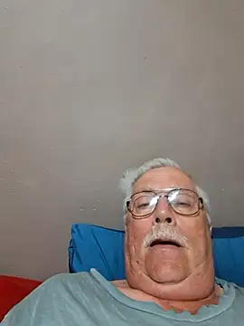 Snapshot of NawtyB1965 chatting on December 4, 2:43 am NawtyB1965 online show from December 4, 2:43 am