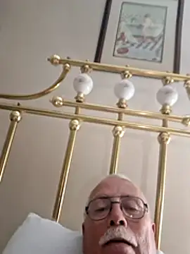 Snapshot of NawtyB1965 chatting on December 17, 7:09 pm NawtyB1965 online show from December 17, 7:09 pm