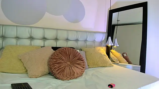 Snapshot of Axel_brunette1 chatting on March 22, 8:04 pm Axel brunette1 online show from March 22, 8:04 pm