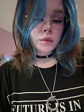 MaddisonHaas online show from February 1, 8:05 pm