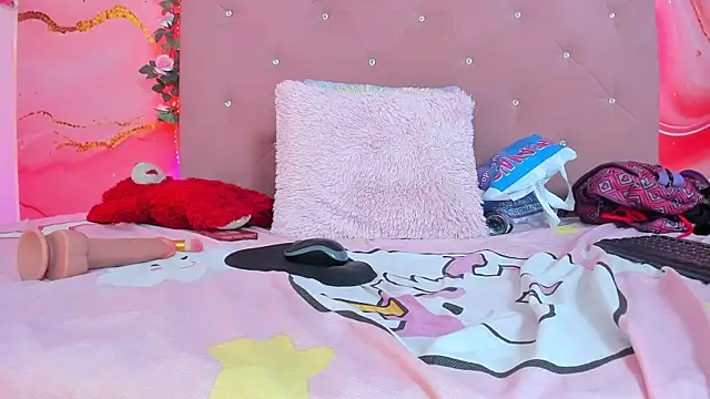 Taylor  cooper online show from January 31, 10:10 pm