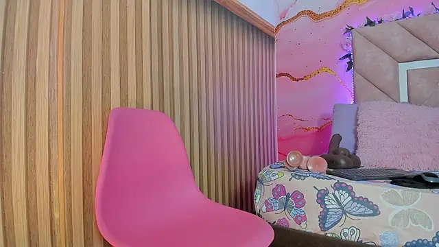 Taylor  cooper online show from November 18, 6:34 pm