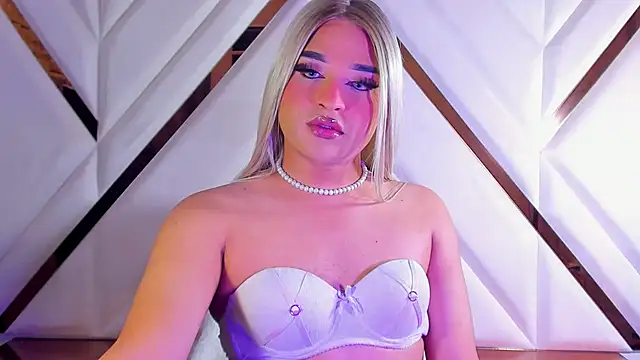 Elody Preysler69 online show from March 18, 4:15 am