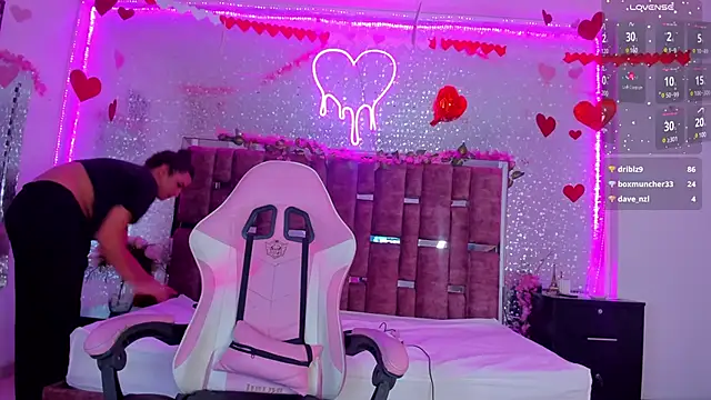 KylieVictoria online show from February 19, 10:45 am