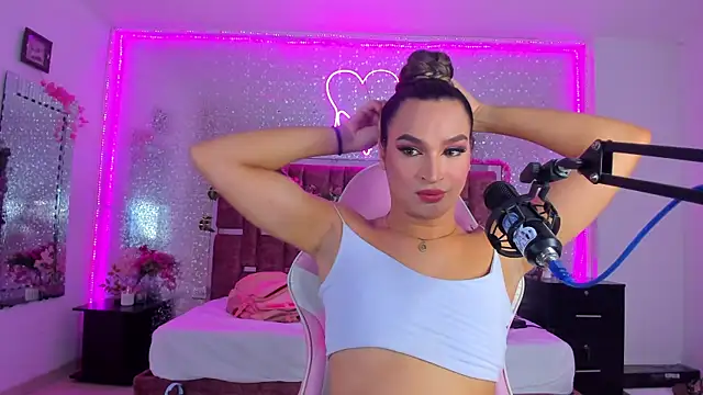 KylieVictoria online show from March 12, 4:51 am