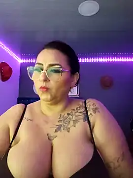 Ivonnee   online show from December 11, 6:36 am