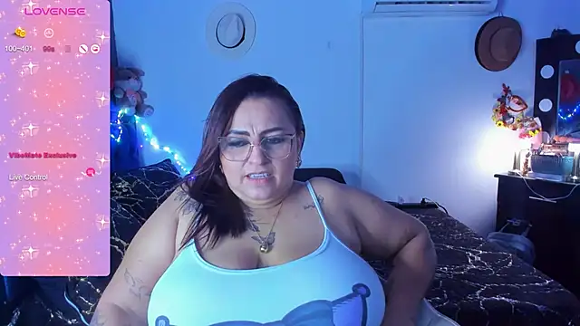 Ivonnee   online show from January 18, 5:31 am