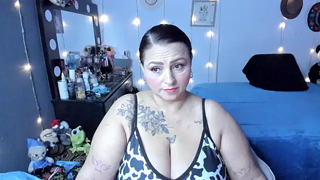 Ivonnee   online show from October 20, 10:49 am