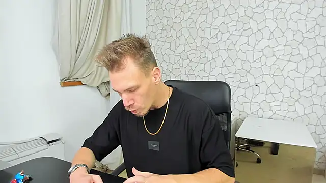 MateoBenjaminX online show from January 6, 7:56 pm