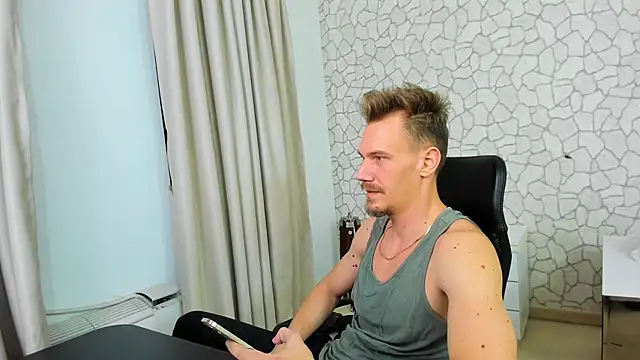 MateoBenjaminX online show from February 2, 6:53 pm