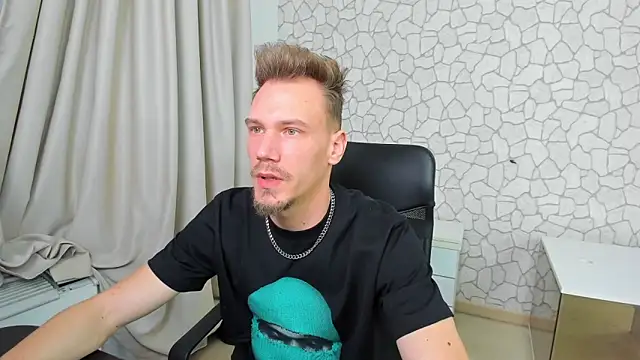 MateoBenjaminX online show from February 15, 6:23 pm