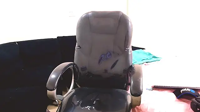 DamiBright online show from March 14, 6:29 pm