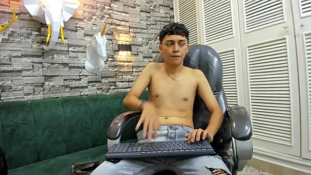 DamiBright online show from October 13, 7:03 pm